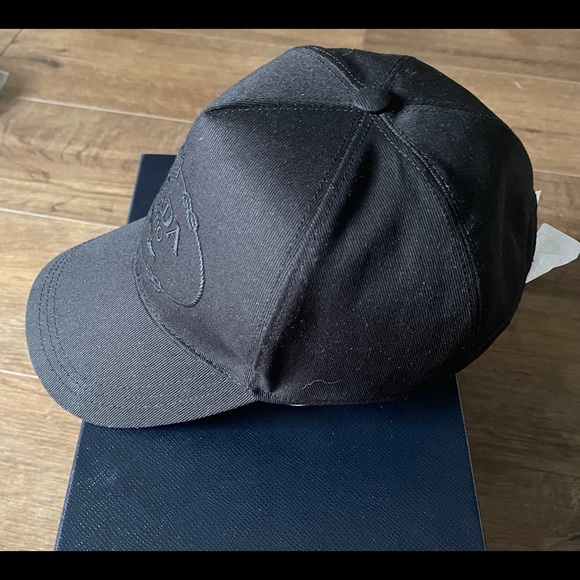 PRADA-AUTHENTIC (NWT) All Black Large Baseball Cap - Picture 10 of 16